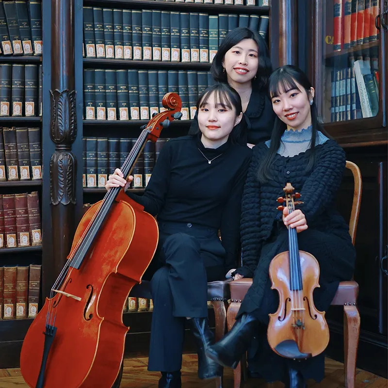 Trio Jasmine